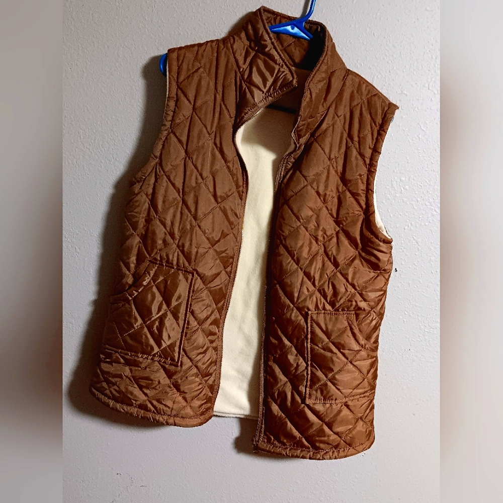 Lexi York Medium Womens Reversible Quilted Vest Tan Zip Up Creme Fleece Pockets